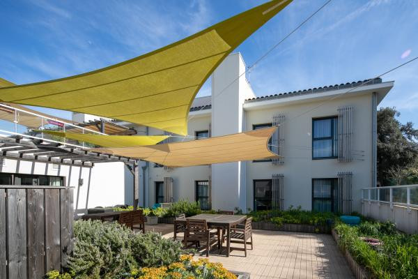 LA VILLA DES POETES - Marché secondaire