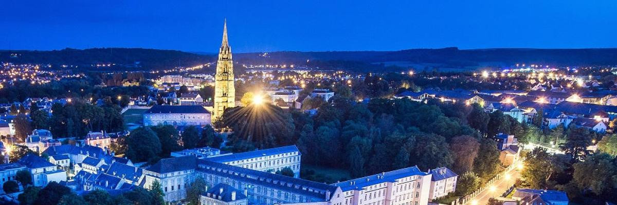 SEL avec champagne en haut de la tour 2Ville de Soissons 1 1200x400 crop 1684832454